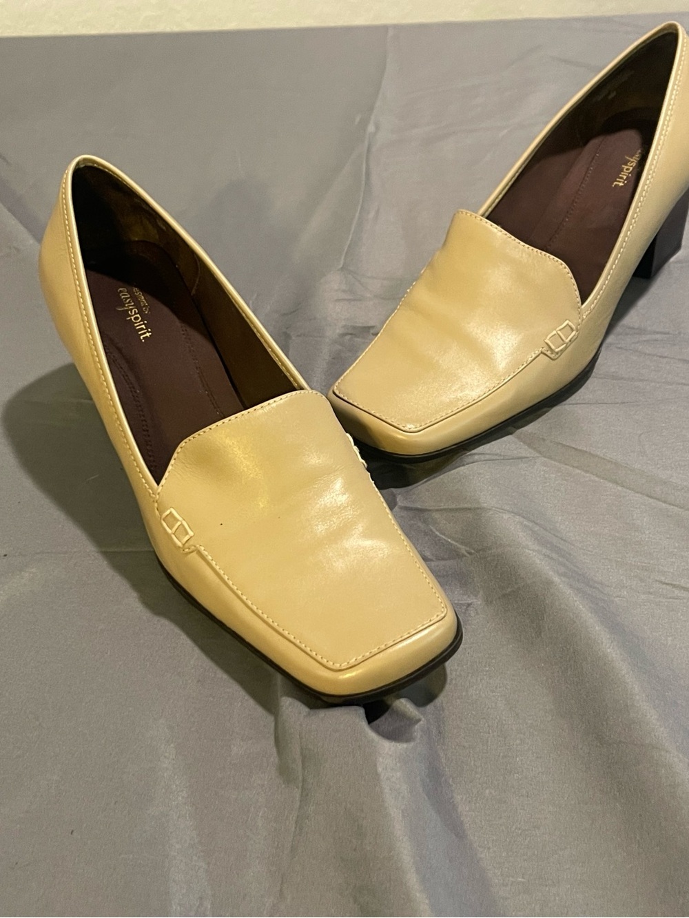 Easy Spirit Cream Square-Toe Leather Loafers